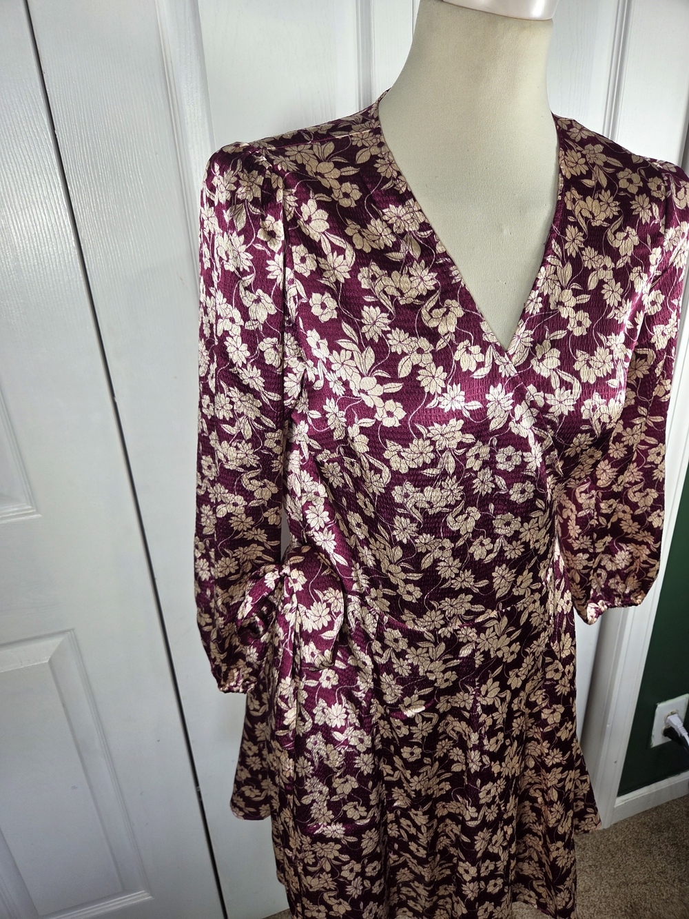 Draper James Floral Wrap Dress Size 6 Burgundy Plum Cream Long Sleeve - Picture 4 of 8